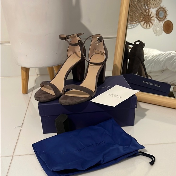 Stuart Weitzman Women's gray Sandals